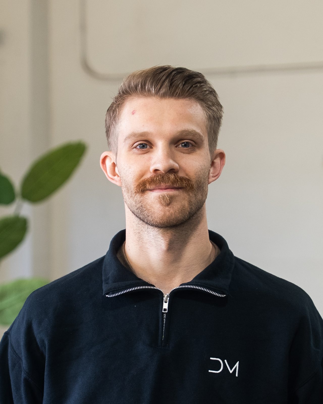 Erik Basarab, Desk Manager at Diplomat Motors